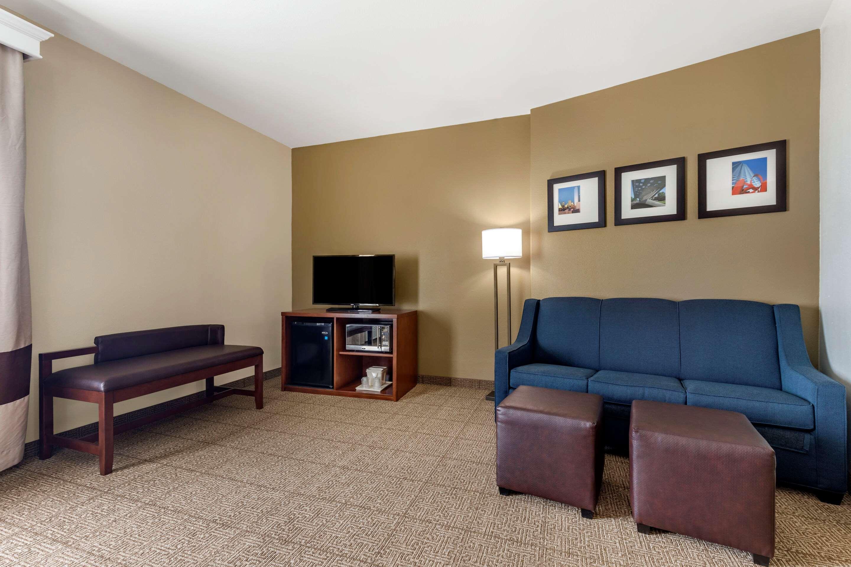 Comfort Suites West Dallas - Cockrell Hill מראה חיצוני תמונה