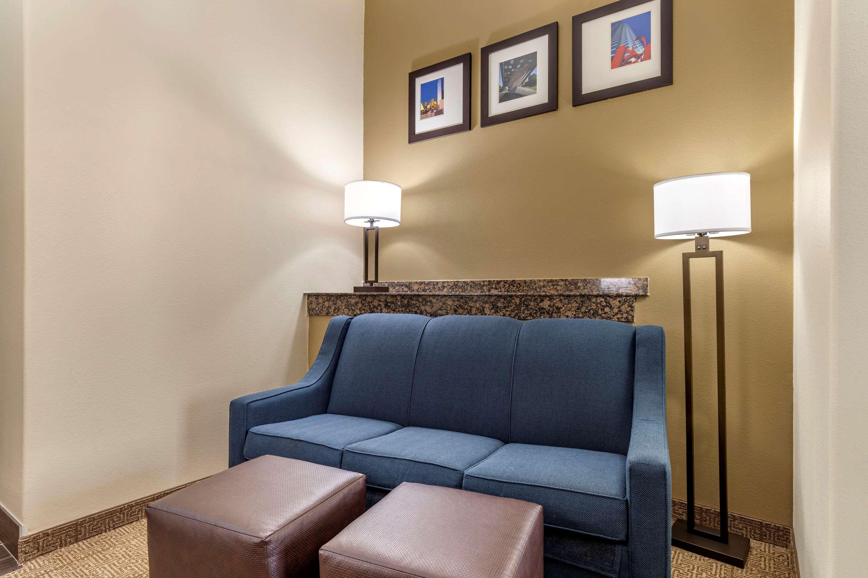 Comfort Suites West Dallas - Cockrell Hill מראה חיצוני תמונה