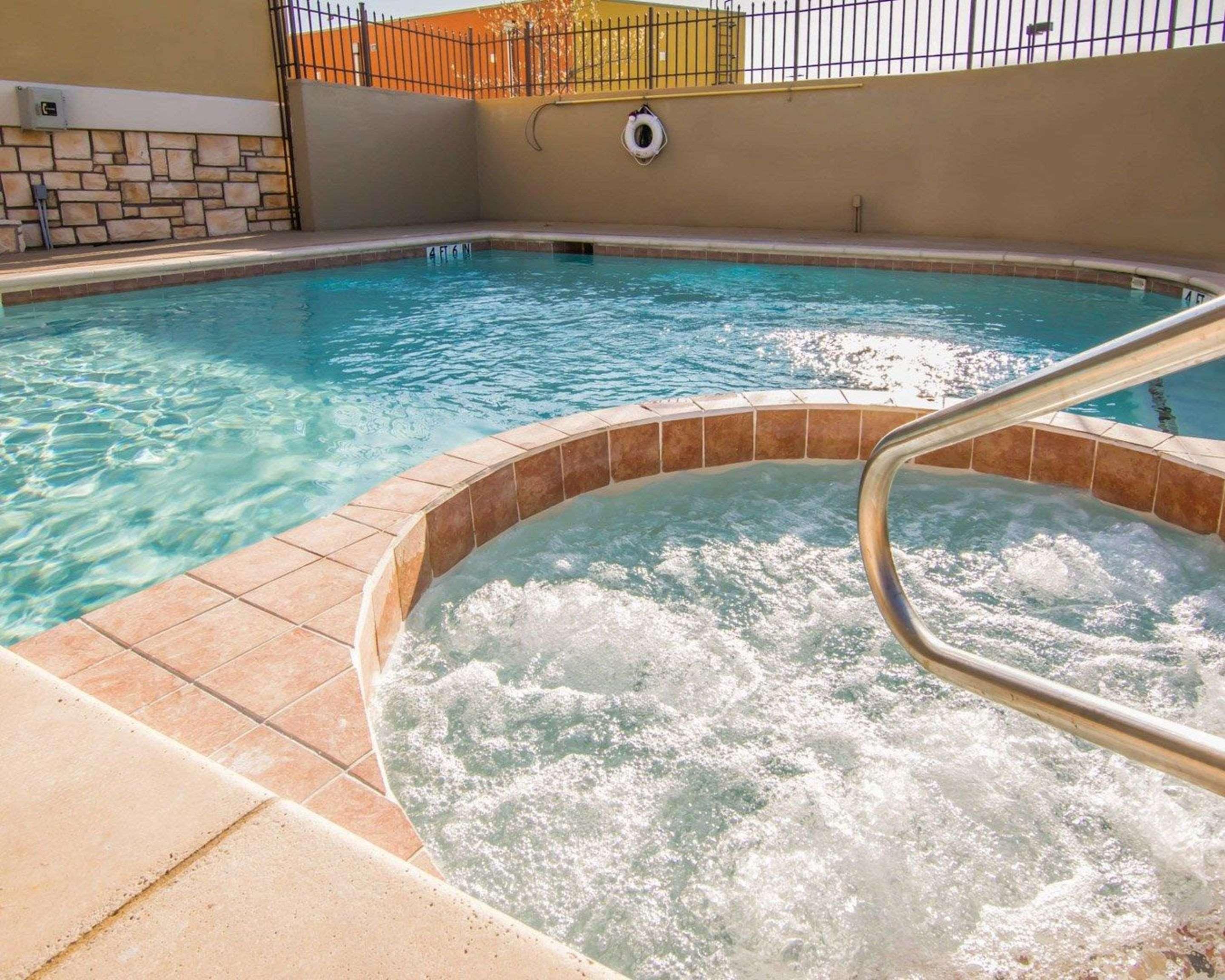 Comfort Suites West Dallas - Cockrell Hill מראה חיצוני תמונה