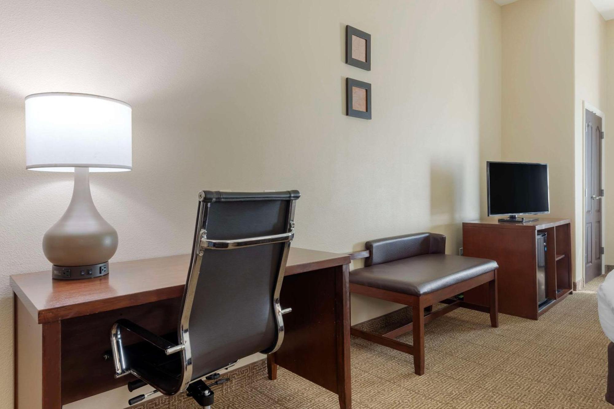 Comfort Suites West Dallas - Cockrell Hill מראה חיצוני תמונה