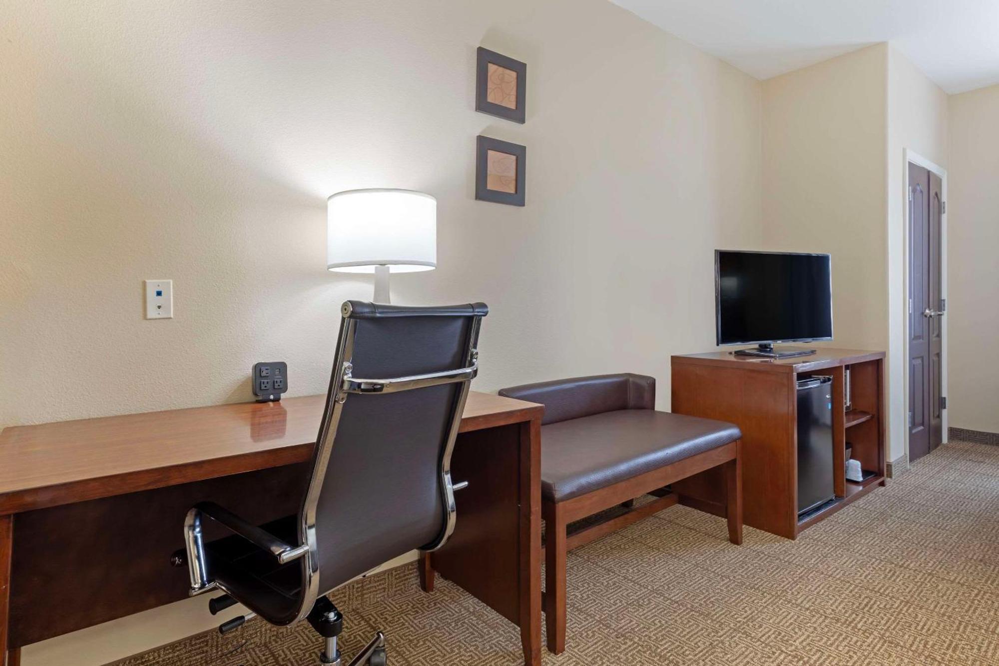 Comfort Suites West Dallas - Cockrell Hill מראה חיצוני תמונה